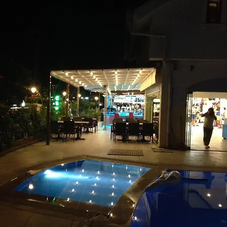 Aparthotel Ceren Family Suit Side