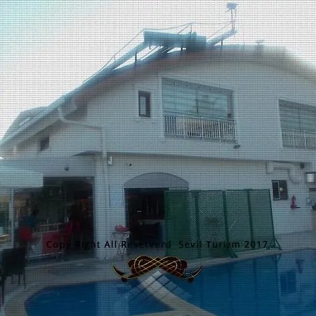 Aparthotel Ceren Family Suit 3*