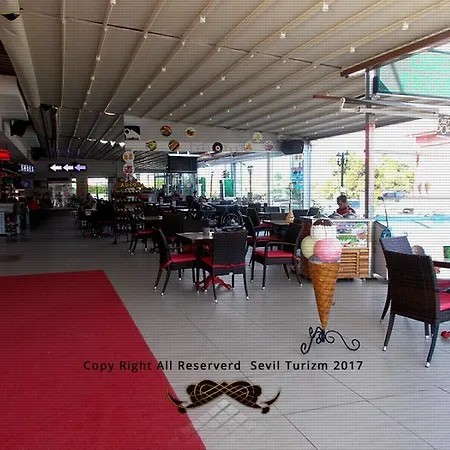 Ceren Family Suit Aparthotel 3*